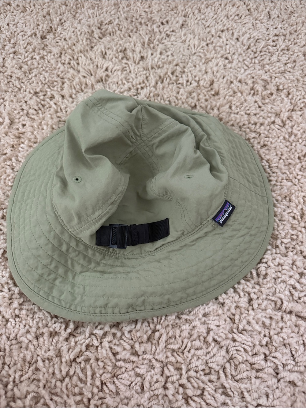 Patagonia Light Olive Wide-Brim Bucket Hat with Chin Strap kids size large